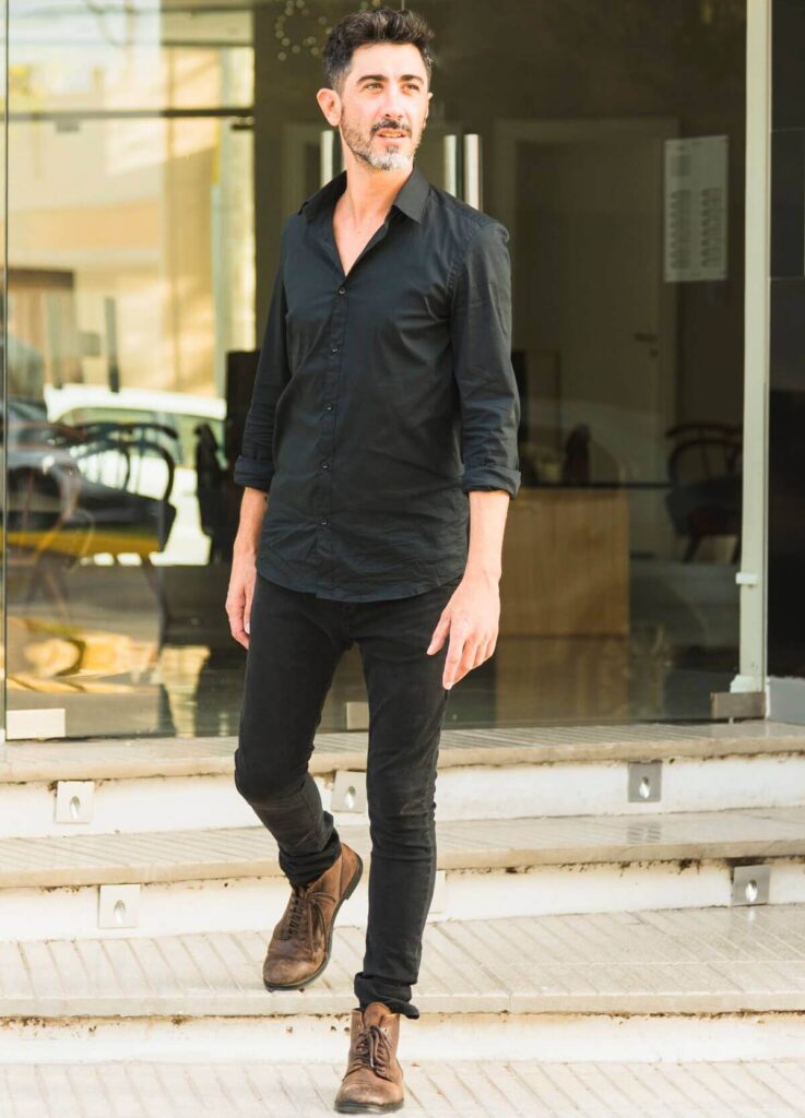 Men Wearing Brown Shoes With a Black Shirt